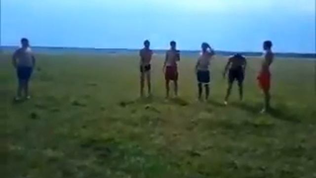 Пацаны ныряют с обрыва 4 метра.wmv смотреть онлайн