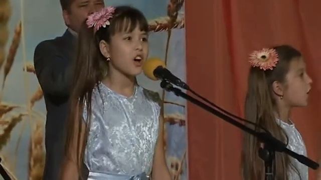 Дарья поет на дне народного единства смотреть онлайн