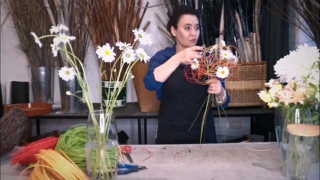 Летний Транспарентный букет на каркасе из ротанга смотреть онлайн