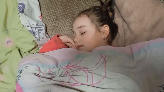 Алинка идет на день рождения 😱 смотреть онлайн