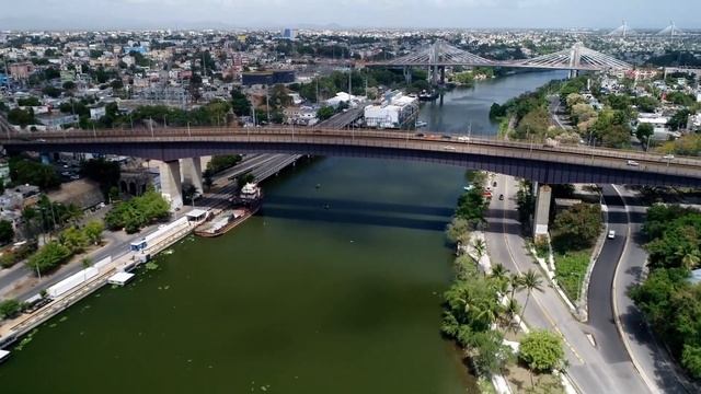 Почему на западе острова Гаити лес не растет, а на востоке густые джунгли? смотреть онлайн