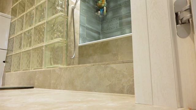 Совмещение душевой зоны и зоны ванной Картель Мастеров