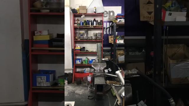 Showa амортизатор