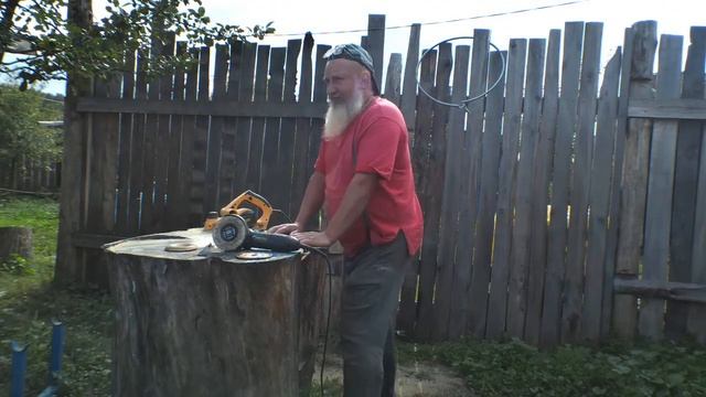 Самодельный обдирочный диск из старого лепесткового и саморезов. Сравнение с китайскими дисками . смотреть онлайн