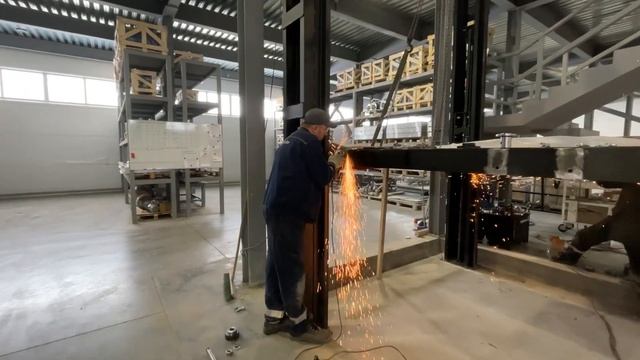 Установка четырёхстоечного гидравлического подъёмника смотреть онлайн