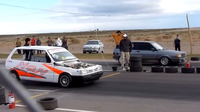 PICADA FIAT UNO VS VW GOL TURBO смотреть онлайн