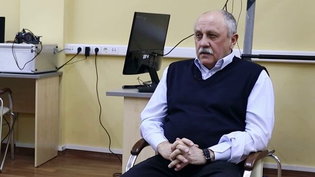 Интервью с космонавтом Юрием Владимировичем Усачёвым.
 Что такое счастье.