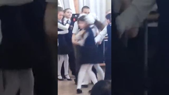 Дети танцуют для мам к 8у марта смотреть онлайн