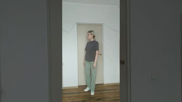 простой образ с зелёными штанами #outfit #outfitideas #одежда смотреть онлайн