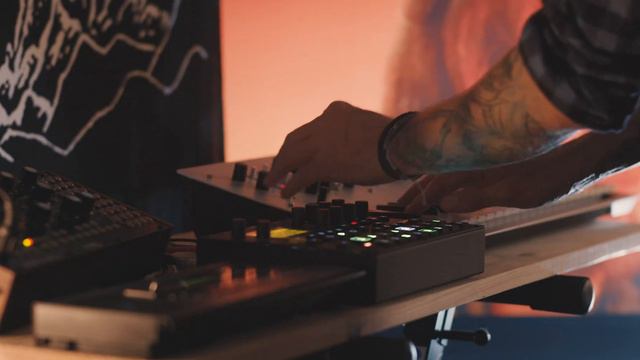 Zerki Attack (Digitakt / Moog Mother 32 / Roland D05 / Korg Minilogue) смотреть онлайн