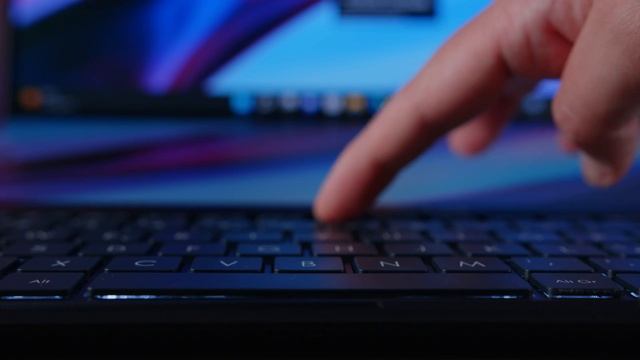 ASUS Zenbook Pro 14 Duo OLED recensione: DU SCHERM IS MEGL CHE UAN? [Sub ITA] смотреть онлайн