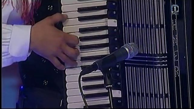 Domen Kumer s prijatelji - Nekoč bom jaz tvoj angel (v živo) смотреть онлайн