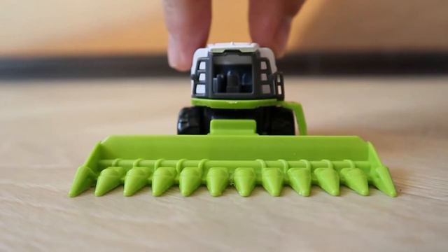 Миниатюрные модели сельскохозяйственной техники. Toy agricultural machinery. смотреть онлайн