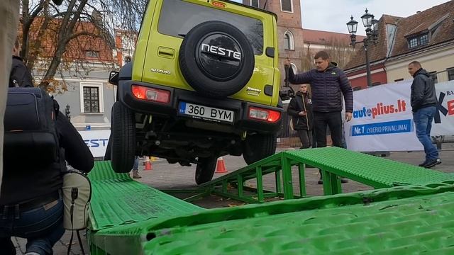 Suzuki Jimny extreme test drive смотреть онлайн