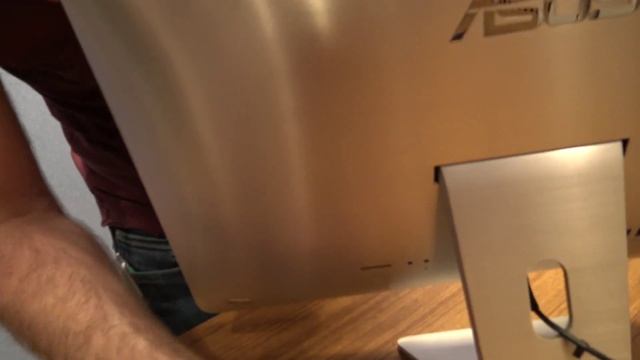 Asus AIO Z220IC Hands On [4K UHD] смотреть онлайн