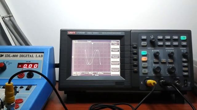 Osciloscopio UNI-T UT2000 смотреть онлайн