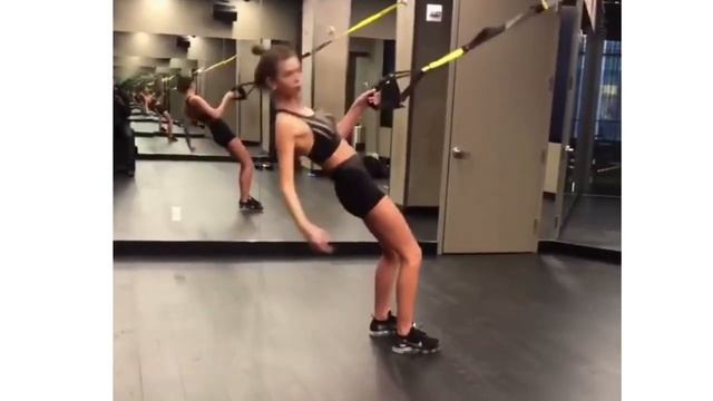 Victoria's Secret Workout - ARMS смотреть онлайн