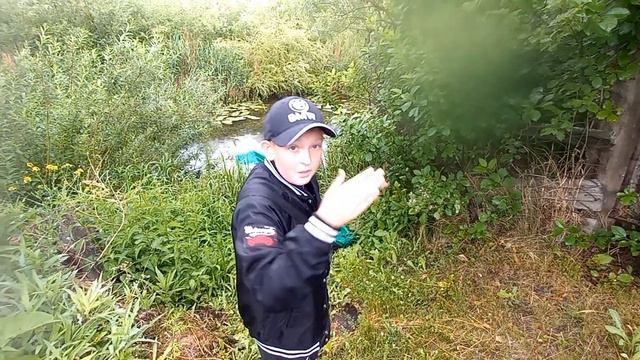 Рыбалка 🎣 на реке ИК на поплавочную удочку 🎣 .Ставим Вершу там где рыбачим. Супер Улов!!! смотреть онлайн