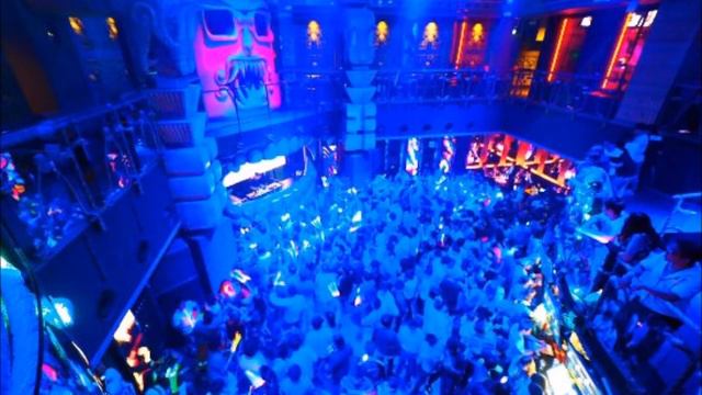 Looney Tunes Cartoons 2021: "King XMHU Night Club Sapporo Hokkaido Japan" смотреть онлайн