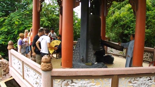 монах читает мантру смотреть онлайн