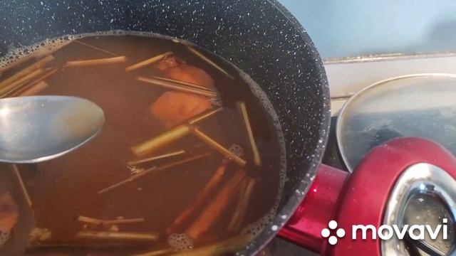 НИК НИК КОЛДУЕТ НА КУХНЕ,А Я НА ПОДМОГЕ???ВКУСНЕЙШИЙ ТОМ ЯМ?????????????