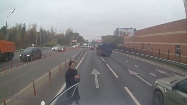 Дальнобойщик решил проучить хама смотреть онлайн