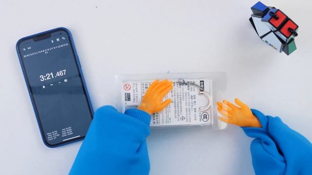 TINY HANDS CHALLENGE | Can I solve a Rubik`s cube? смотреть онлайн