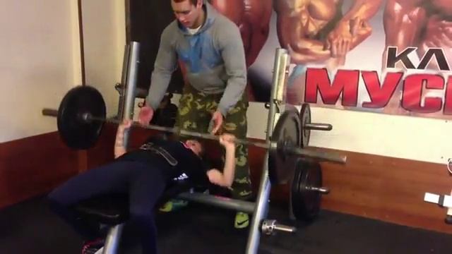 Буйновская Марина 18 лет Жим лежа 50 кг (девушки) смотреть онлайн