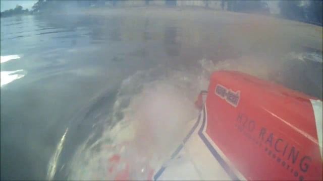 HobbyKing Sprint F3 Tunnel Hull: On-Board GoPro Footage at Lake Bonney S.A. смотреть онлайн
