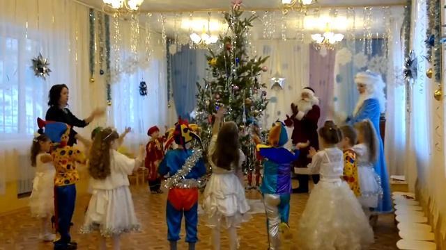 Новогодний утренник в детском саду. Группа Капитошки. смотреть онлайн