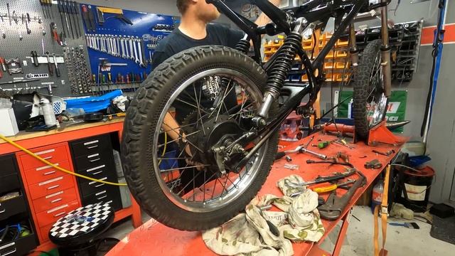 Honda MT50 Renovering - BYGGSERIE - DEL 3 - DEMONTERING! смотреть онлайн