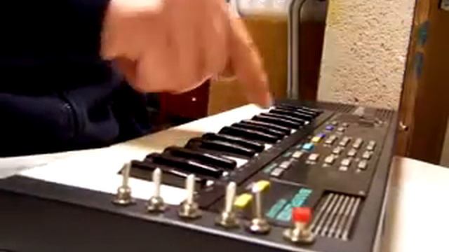 Casio SK-1 circuit bent clip 2 смотреть онлайн