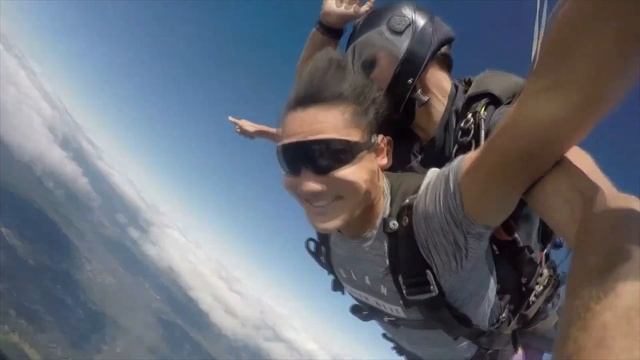 I skipped class to go skydiving смотреть онлайн