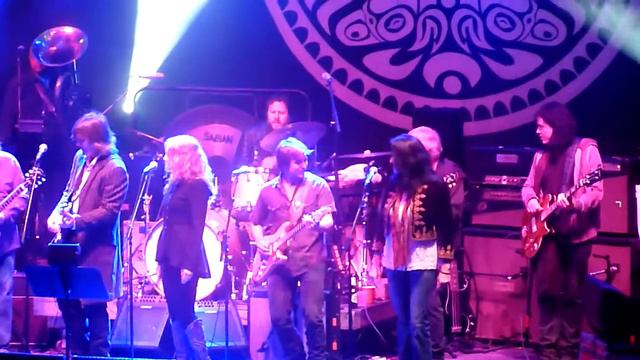 Levon Helm Band - The Weight - ft Warren Haynes 6-2-12 Mountain Jam смотреть онлайн
