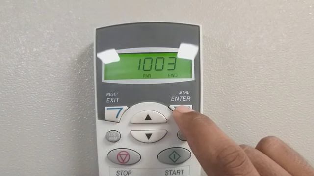 how to change forward and reverse direction in ABB drive ACS550..#vfd #motor смотреть онлайн