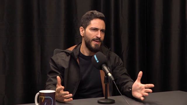 ”A propaganda se disfarça de indivíduo nas redes sociais", diz Ronaldo Lemos | Cortes CD Talks смотреть онлайн