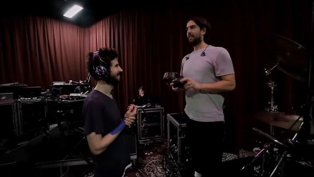 Rob Bourdon смотреть онлайн