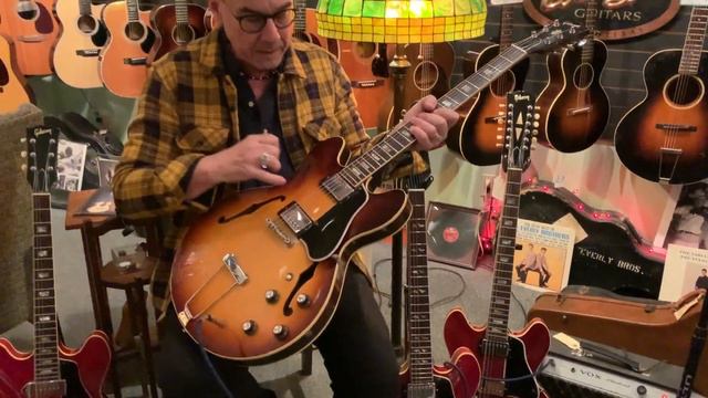 Gibson thinline hollow and semihollow electrics (and an Epiphone Casino) смотреть онлайн