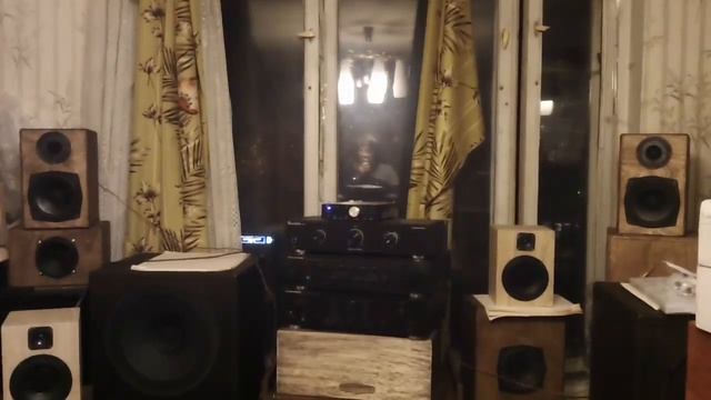 Закрытый ящик 12 литров дает басы смотреть онлайн