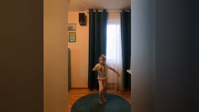 Дети украли мамин телефон. Видео собрано в кучу, без пересмотра, на память, для просмотра в будущем смотреть онлайн