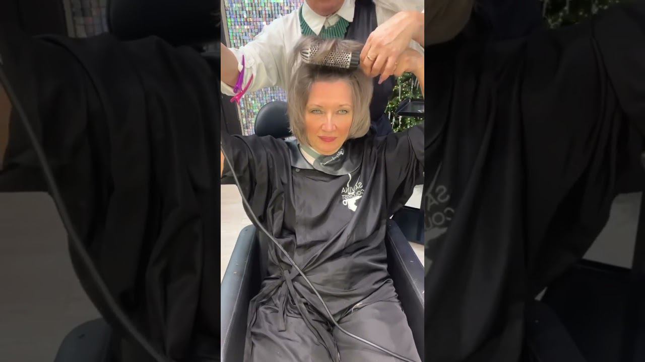 Как уложить волосы брашингом дома/Мастер-класс от стилиста Елены Савиной смотреть онлайн