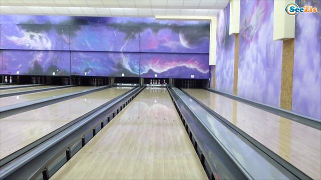 ✔ Минни Маус. Видео для детей. Ярослава с подружкой Ритой играют в боулинге. Minnie Mouse ✔