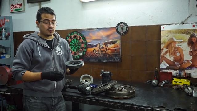Plivajući zamajac ili fiksni? Kako do više SNAGE? | Rotaciona inercija смотреть онлайн