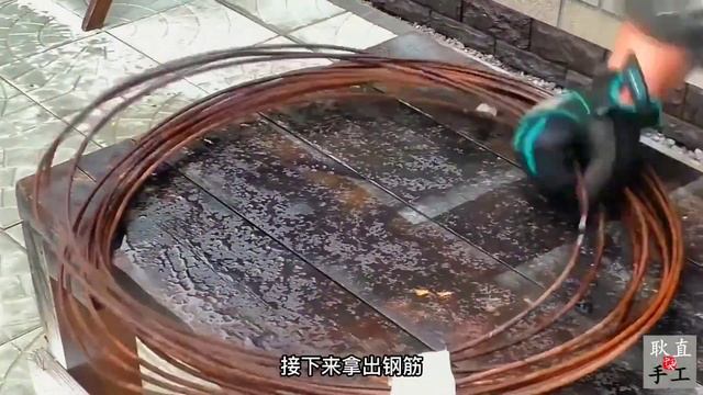 农村小伙利用废旧铁铲制作除草神器，轻松又方便，真是太实用了 смотреть онлайн