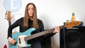 Pink Floyd Money Bass Lesson | Roger Waters | Thomann