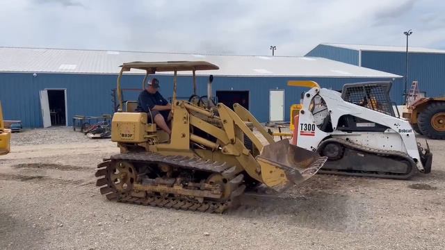 Mitsubishi BS3F Crawler Loader смотреть онлайн