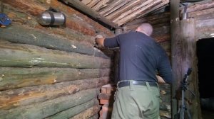 24 ЧАСА В ЗЕМЛЯНКЕ С ПОХОДНЫМ ОПТИМИСТОМ | Кладем и испытываем КИРПИЧНУЮ ПЕЧЬ | Ночь в зимнем лесу