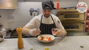 Салат «Сыр страчателла с помидорами»