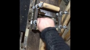 Прижимной механизм для рейсмуса своимируками