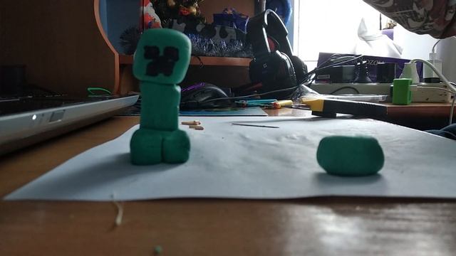 HOW TO MAKE CREEPER FROM MINECRAFT!CLAY!КАК СДЕЛАТЬ КПРИПЕРА ИЗ МАЙНКРАФТ ИЗ ГЛИНЫ! смотреть онлайн